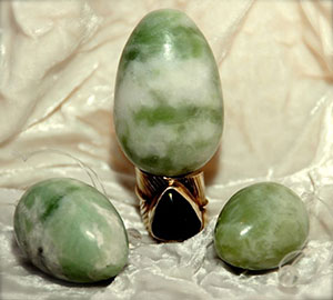 Liebeskugeln historisch: Traditionelle Japanische Jade Eier