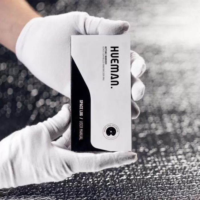 Hueman 'Black Hole' Analvibrator mit Penisring Hueman 'Black Hole' Analvibrator mit Penisring