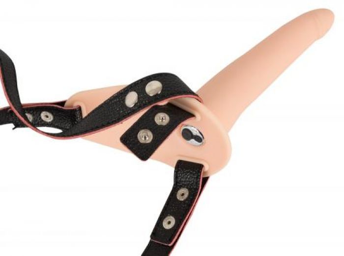 Strap-on mit vibrierendem Dildo Strap-on mit vibrierendem Dildo